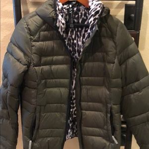 Packable down jacket